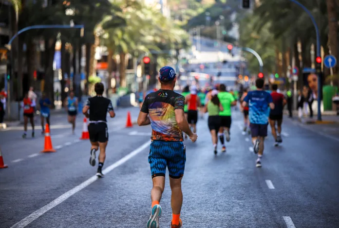 elche_alicante Corredores urbanos vistos de espaldas